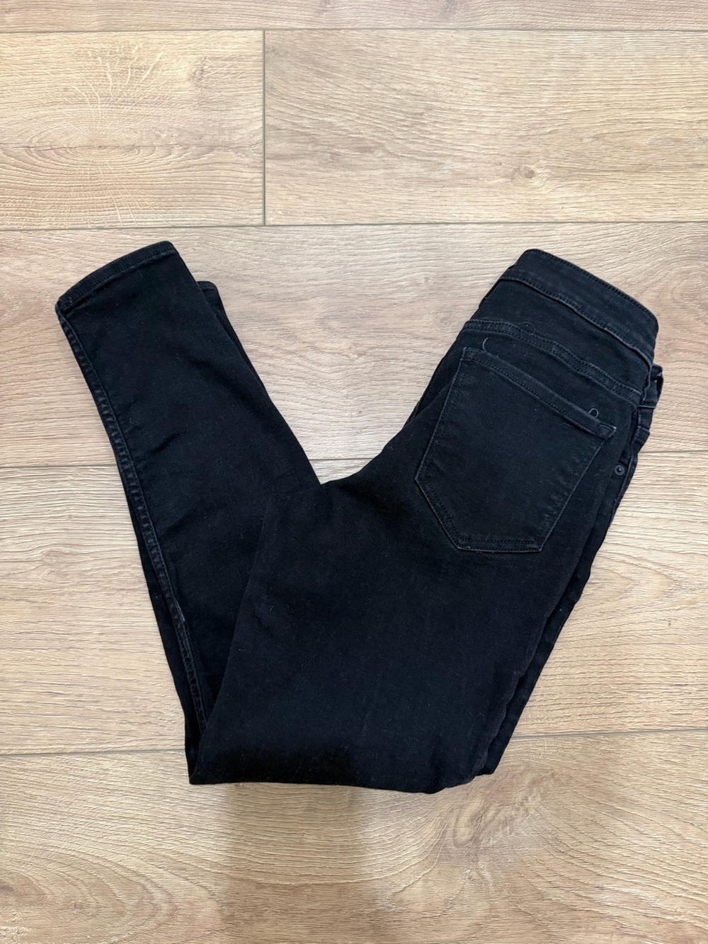 Women’s Old Navy Mid-Rise Rockstar Super Skinny Jeans Black Size 6 short